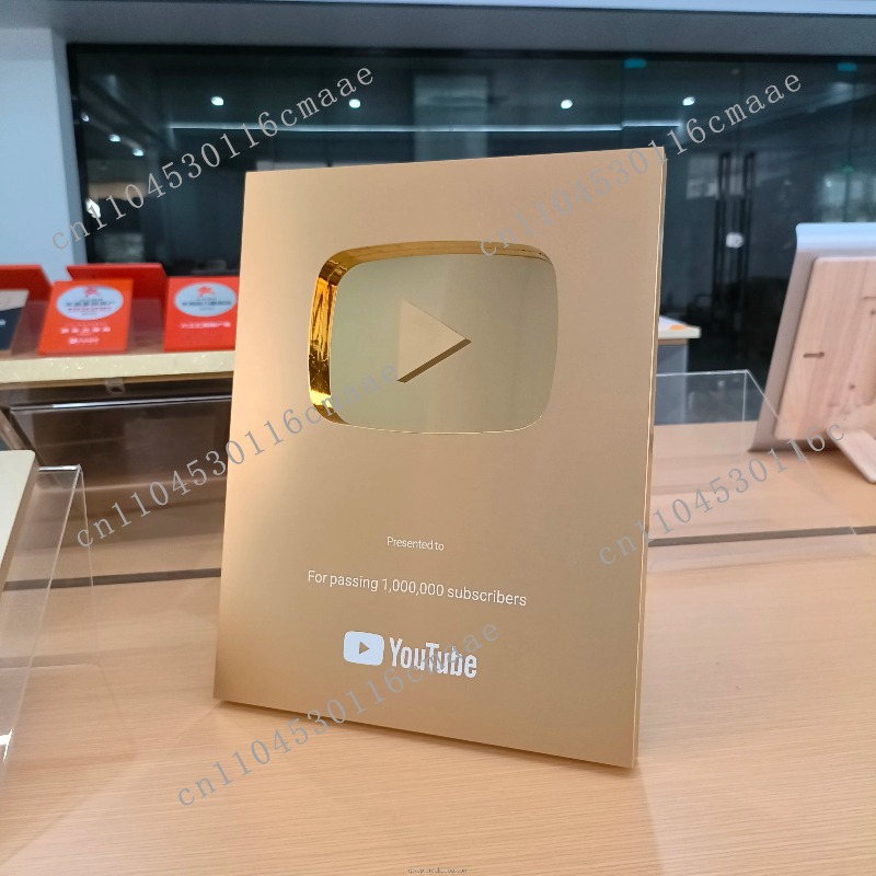 YouTube プレイボタン ゴールド カスタムネーム アワ - Esports Gaming Trophy のレビューと価格