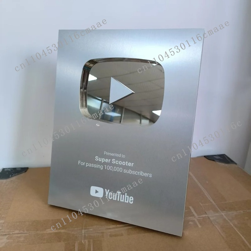 YouTube プレイボタン ゴールド カスタムネーム アワ - Esports Gaming Trophy のレビューと価格