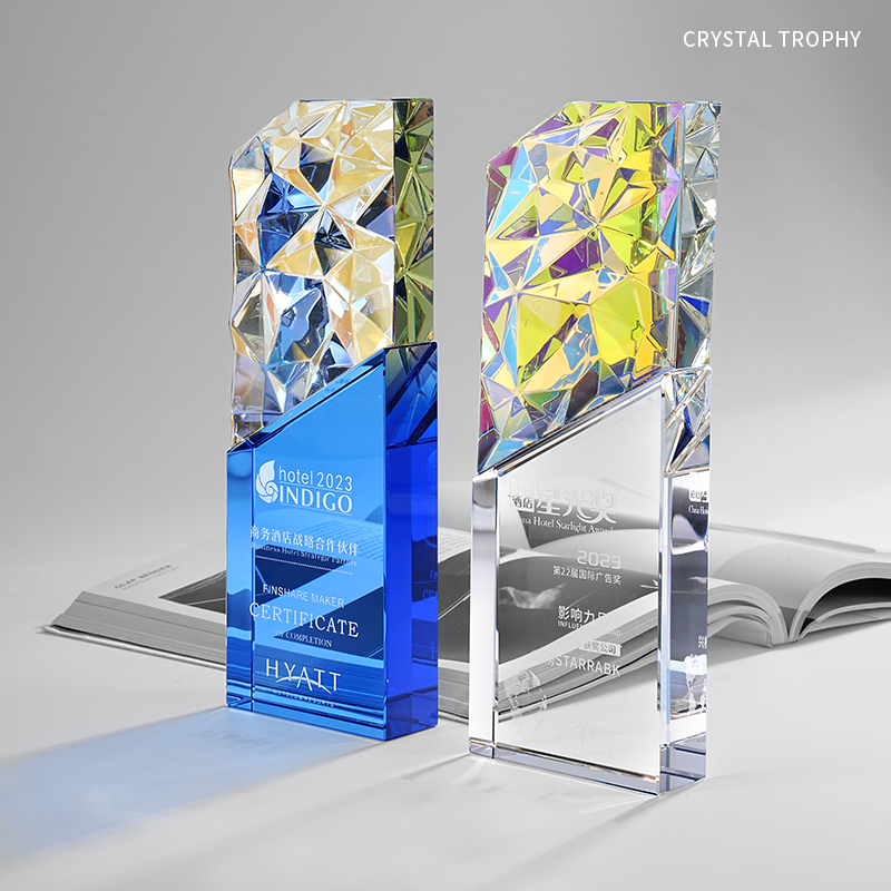 カスタマイズされたカラフルなクリスタルトロフィーパーソナライ - Esports Gaming Trophy のレビューと価格